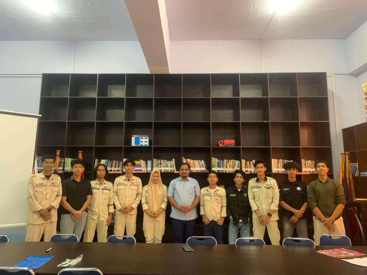 Dewan Perwakilan Mahasiswa Beraudiensi Dengan Direktur Politeknik Tridaya Virtu Morosi (PTVM)